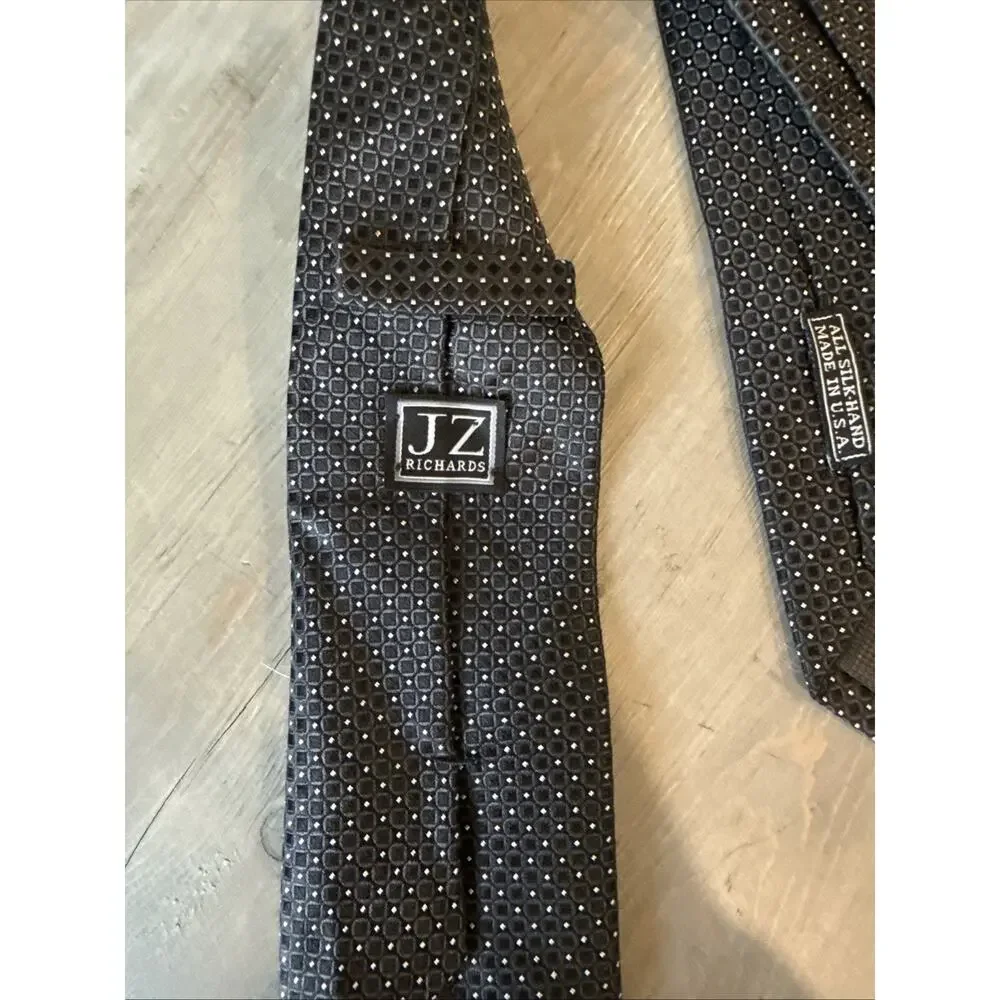 JZ Richards Black Gray Silver Geometric Hand Made Silk Necktie USA
